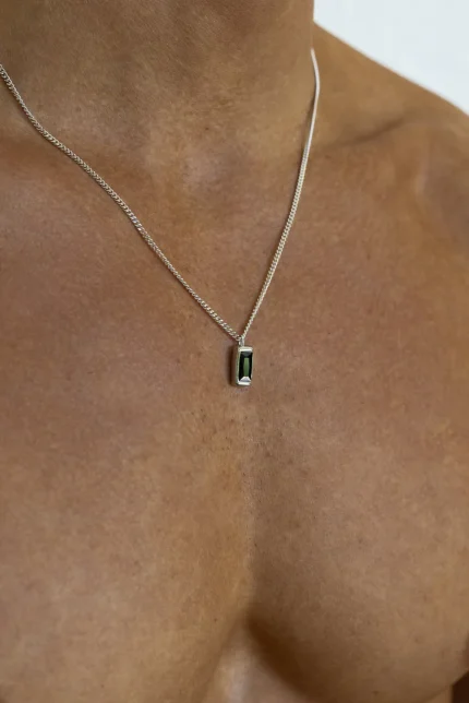 ATLAS NECKLACE GREEN