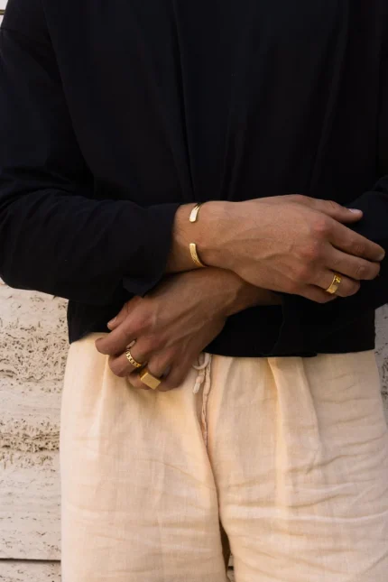 CAINTÈ HAMMERED BRACELET