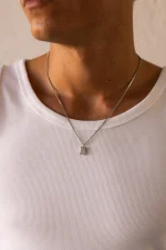 VELAR NECKLACE